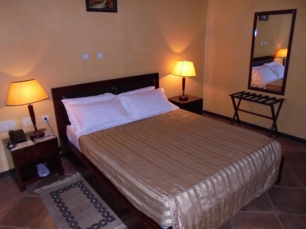 The lions den hotel Image 25